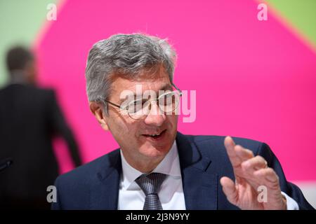 Bonn, Deutschland. 07.. April 2022. dr. Christoph NEUHAUS (Notar) Hauptversammlung der Deutschen Telekom AG, am 7.. April 2022 in Bonn. â Credit: dpa picture Alliance/Alamy Live News Stockfoto