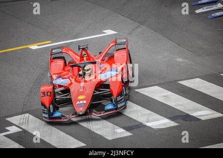 Rom, Italien. 09. April 2022. 30 ROWLAND Oliver (gbr), Mahindra Racing, Mahindra M7Electro, Aktion während des ePrix von Rom 2022, 3. Treffen der ABB FIA Formel-E-Weltmeisterschaft 2021-22, auf dem Circuit Cittadino dellâEUR vom 8. Bis 10. April in Rom, Italien - Foto: Gregory Lenormand/DPPI/LiveMedia Kredit: Independent Photo Agency/Alamy Live News Stockfoto