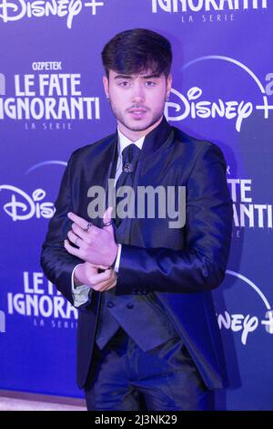 8. April 2022, Rom, Italien: Samuel Garofalo nimmt an der Premiere der Fernsehserie ''Le Fate Ignoranti'' vor dem Opernhaus in Rom Teil (Bildquelle: © Matteo Nardone/Pacific Press via ZUMA Press Wire) Stockfoto