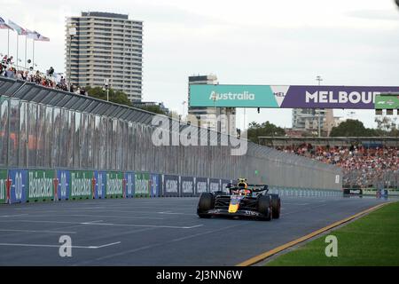 Melbourne, Australien. 09. April 2022. 9.. April 2022, Albert Park, Melbourne, FORMEL 1 ROLEX AUSTRALIAN GRAND PRIX 2022, im Bild Sergio Perez (MEX), Oracle Red Bull Racing Credit: dpa/Alamy Live News Stockfoto