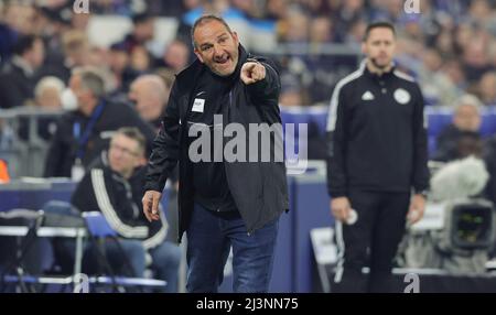 Gelsenkirchen, Deutschland. 09. Apr, 2022. firo : 9.. April 2022, Fuvuball, 2.Bundesliga, Saison 2021/2022, FC Schalke 04 - 1.FC Heidenheim Gesture, Trainer: Frank Schmidt, FCH/dpa/Alamy Live News Stockfoto