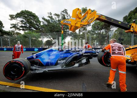 Melbourne, Australien . 09. April 2022. Nichola Latifi (CAN) vom Team Williams stürzt beim Qualifying während des Formel 1 Grand Prix von Australien am 9 auf dem Albert Park Grand Prix Kurs ab. April 2022. Quelle: Corleve/Alamy Live News Stockfoto