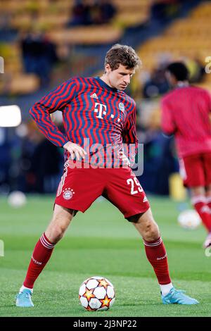 VILLARREAL, SPANIEN - APR 6: Thomas Muller erwärmt sich vor dem UEFA Champions League-Spiel zwischen Villarreal CF und FC Bayern München im Estadio de Stockfoto