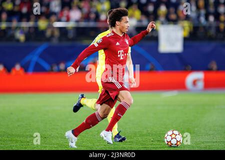 VILLARREAL, SPANIEN - APR 6: Leroy Sane im Einsatz während des UEFA Champions League-Spiels zwischen Villarreal CF und FC Bayern München im Estadio de la CE Stockfoto