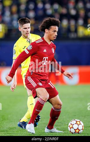 VILLARREAL, SPANIEN - APR 6: Leroy Sane im Einsatz während des UEFA Champions League-Spiels zwischen Villarreal CF und FC Bayern München im Estadio de la CE Stockfoto