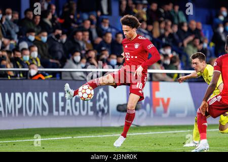 VILLARREAL, SPANIEN - APR 6: Leroy Sane im Einsatz während des UEFA Champions League-Spiels zwischen Villarreal CF und FC Bayern München im Estadio de la CE Stockfoto