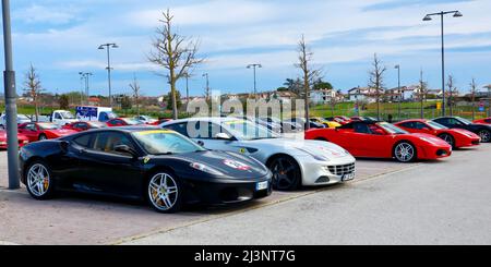 FERRARI-Autos. Ferrari ist ein italienischer Luxus-Sportwagen mit Sitz in Maranello, Italien Stockfoto