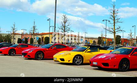 FERRARI-Autos. Ferrari ist ein italienischer Luxus-Sportwagen mit Sitz in Maranello, Italien Stockfoto