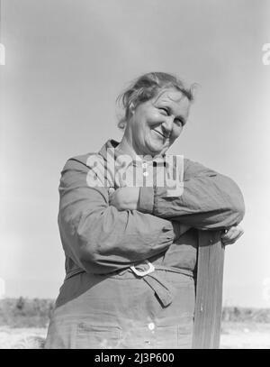 Die Mutter aus Arkansas kommt mit ihrem Mann und elf Kindern nach Kalifornien, um einen Neuanfang zu machen. Jetzt eine ländliche Rehabilitation Client. Tulare County, Kalifornien. Stockfoto