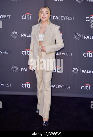 Los Angeles, USA. 08. April 2022. Peyton List bei der jährlichen PaleyFestLA 39. - ‘Cobra Kai’, die am 8. April 2022 im Dolby Theater in Hollywood, CA, stattfand. © Starbuck / AFF-USA.COM Credit: AFF/Alamy Live News Stockfoto