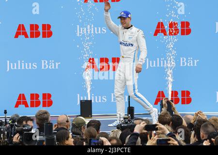 VANDOORNE Stoffel (bel), Mercedes-EQ Silver Arrow 02, Portrait, Podium Ambiente, während des Rom City ePrix 2022, 3. Treffen der ABB FIA Formel E Weltmeisterschaft 2021-22, auf dem Circuit Cittadino dellâ&#x80;&#X99;EUR vom 8. Bis 10. April in Rom, Italien - Foto: FR..d..ric Le Floc'h/DPPI/LiveMedia Stockfoto