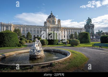 Triton- und Naiadbrunnen am Maria-Theresa-Platz (Maria-Theresien-Platz) von Anton Schmidgruber, 1894- Wien, Österreich Stockfoto