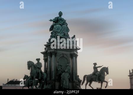 Kaiserin Maria Theresia Denkmal auf dem Maria Theresia Platz von Kaspar von Zumbusch, 1888 - Wien, Österreich Stockfoto