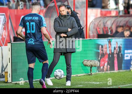 UTRECHT, NIEDERLANDE - 9. APRIL: Cheftrainer Sjors Ultee von Fortuna Sittard während des niederländischen Eredivisie-Spiels zwischen dem FC Utrecht und Fortuna Sittard am 9. April 2022 im Stadion Galgenwaard in Utrecht, Niederlande (Foto: Peter Lous/Orange Picts) Stockfoto