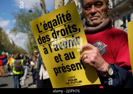 Marche pour le futur entre la Place de la bastille et celle de la république. Antifas et Gilets en tête de cortège les assos et ONG suivent tranquille Stockfoto