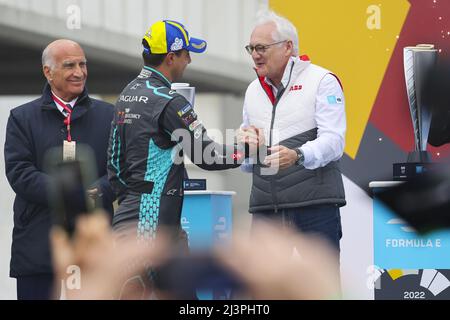 EVANS Mitch (nzl), Jaguar TCS Racing, Jaguar I-Type 5, Portrait Podium Ambiente während des Rom City ePrix 2022, 3. Treffen der ABB FIA Formel E Weltmeisterschaft 2021-22, auf dem Circuit Cittadino dellâ &#x80; &#X99;EUR vom 8. Bis 10. April in Rom, Italien - Foto: Gregory Lenormand/DPPI/LiveMedia Stockfoto