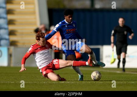 Colchester, Großbritannien. 08. April 2012. Corie Andrews von Colchester United kämpft mit Arthur Read von Stevenage - Colchester United gegen Stevenage, Sky Bet League Two, JobServe Community Stadium, Colchester, UK - 9.. April 2022 nur für redaktionelle Verwendung - es gelten DataCo-Beschränkungen Credit: Matchday Images Limited/Alamy Live News Stockfoto