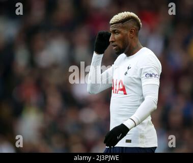 Villa Park. 9. April 2022. Premiership Football, Aston Villa versus Tottenham Hotspur; Emerson Royal of Tottenham Hotspur Credit: Action Plus Sports/Alamy Live News Stockfoto