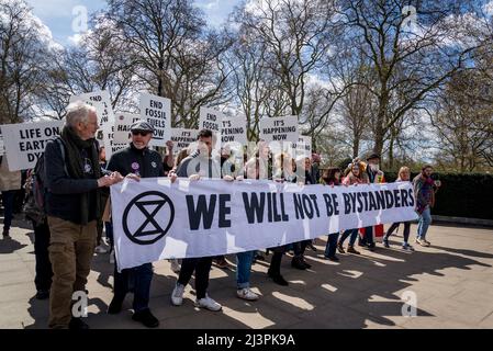 Wir werden nicht umstehen, ein Extinction Rebellion Protest, der für Klimagerechtigkeit kämpft, Hyde Park, 09.04.2022, Central London, England, VEREINIGTES KÖNIGREICH Stockfoto