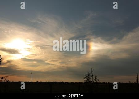 Dunkle Wolken Hintergrund vor Gewitter. Stürmischer Himmel. Stockfoto