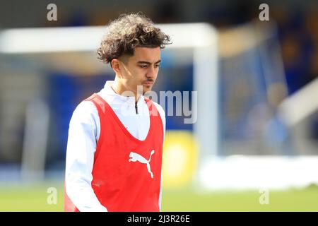 Kingston, Großbritannien. 09. April 2022. Ayoub Assal #10 von AFC Wimbledon Warming Up. In Kingston, Vereinigtes Königreich am 4/9/2022. (Foto von Carlton Myrie/News Images/Sipa USA) Quelle: SIPA USA/Alamy Live News Stockfoto