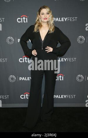 Hollywood, Ca. 9. April 2022. MŠdchen Amick am Riverdale Red Carpet während des PaleyFest La 2022 im Dolby Theater in Hollywood, Kalifornien, am 9. April 2022. Quelle: Saye Sadou/Media Punch/Alamy Live News Stockfoto