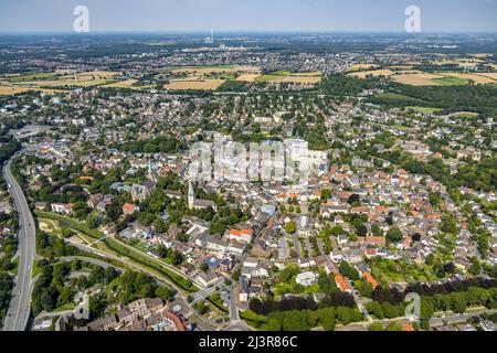 Luftaufnahme, Stadtzentrum mit Altmarkt und katholischer Pfarrkirche zur Heiligen Familie und evangelischer Pauluskirche, Sesekepark zwischen Maiblü Stockfoto