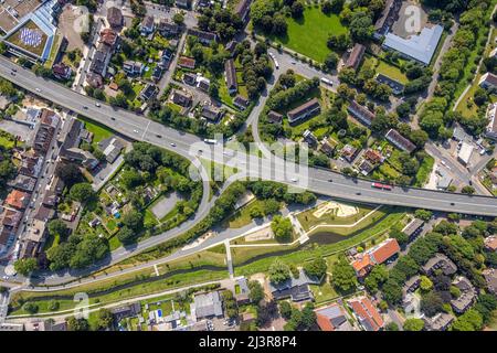 Luftaufnahme, Innenstadt mit Sesekepark zwischen Maibrücke und Hochstraße mit Seseke, Kamen, Ruhrgebiet, Nordrhein-Westfalen, Deutschland, Luftbi Stockfoto