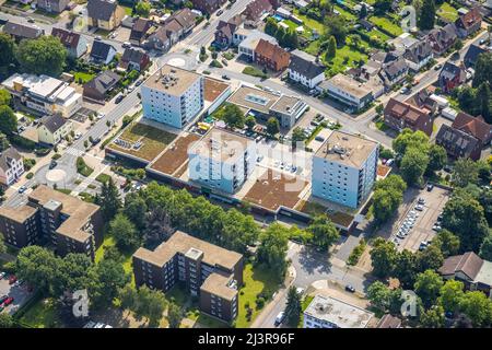 Luftaufnahme, Einkaufszentrum und Hochhäuser in der Einsteinstraße im Kaiserauer Stadtteil Kamen, Ruhrgebiet, Nordrhein-Westfalen Stockfoto