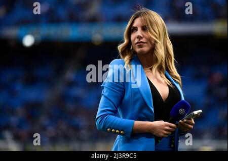 Mailand, Italien. 09. April 2022. Eva Gini schaut vor dem Fußballspiel der Serie A zwischen dem FC Internazionale und dem FC Hellas Verona nach. Kredit: Nicolò Campo/Alamy Live Nachrichten Stockfoto