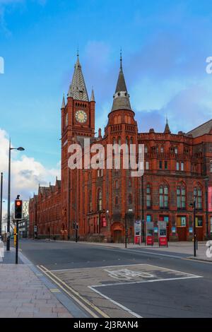 Rotes Backsteingebäude der University of Liverpool Stockfoto