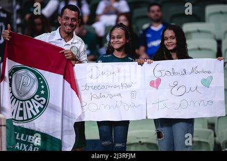 Sao Paulo, Brasilien. 09. April 2022. SP - Sao Paulo - 09/04/2022 - BRASILEIRO A 2022, PALMEIRAS X CEARA - Torcida durante partida entre Palmeiras e Ceara no estadio Arena Allianz Parque pelo campeonato Brasileiro A 2022. Foto: Ettore Chiereguini/AGIF Quelle: AGIF/Alamy Live News Stockfoto