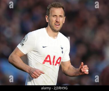Villa Park. 9. April 2022. Premiership Football, Aston Villa versus Tottenham Hotspur; Harry Kane von Tottenham Hotspur Kredit: Action Plus Sports/Alamy Live News Stockfoto