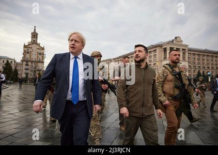 Kiew, Ukraine. 09. Apr, 2022. Krieg in der Ukraine. Präsident Volodymyr ZELENSKYY (ZELENSKYY) . empfängt Boris Johnson (Premierminister Großbritannien), Kredit: Das Präsidentenamt der Ukraine über SVEN SIMON Fotoagentur GmbH & Co. Pressefoto KG # Prinzessin-Luise-Str. 41 # 45479 M uelheim/R uhr # Tel 0208/9413250 # Fax. 0208/9413260 # GLS Bank # BLZ 430 609 67 # Konto 4030 025 100 # IBAN DE75 4306 0967 4030 0251 00 # BIC GENODEM1GLS # www.svensimon.net./dpa/Alamy Live News Stockfoto