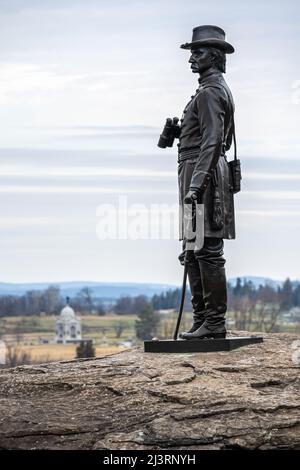 Gettysburg National Military Park Statue von General Gouverneur Kemble Warren auf Little Round Top in Gettysburg, Pennsylvania. (USA) Stockfoto