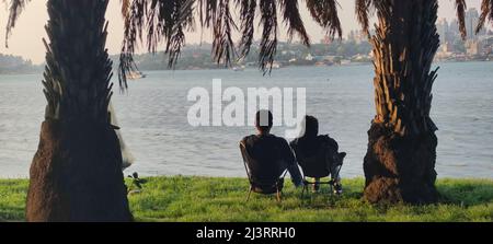 Bali, Taiwan - Apr 0, 2022 : wunderschöner Sonnenuntergang über dem Danshui Fluss, Bali, Taiwan Stockfoto