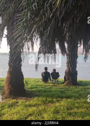 Bali, Taiwan - Apr 0, 2022 : wunderschöner Sonnenuntergang über dem Danshui Fluss, Bali, Taiwan Stockfoto