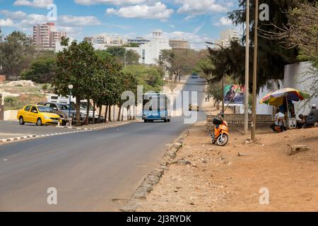 Dakar, Senegal. Öffentliche Verkehrsmittel, Stadtbusse. Stockfoto