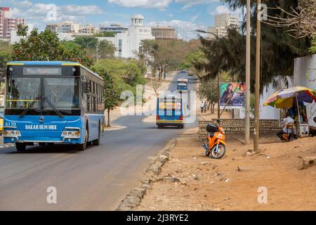 Dakar, Senegal. Öffentliche Verkehrsmittel, Stadtbusse. Stockfoto