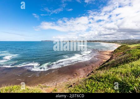 Long Reef Wasserreservat an den nördlichen Stränden von Sydney, von der Landspitze mit Blick auf den Ozean, Sydney, NSW, Australien Stockfoto