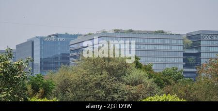 Mumbai, Maharashtra, Indien, April 04 2022: Godrej Two, der Hauptsitz von Godrej Industries in Vikhroli Township. Blick vom östlichen Express Hi Stockfoto