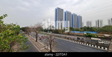 Mumbai, Maharashtra, Indien, April 04 2022: Godrej Platinum, Premium Apartment Complex von Godrej Group in Vikhroli Township. Blick vom östlichen Express Stockfoto