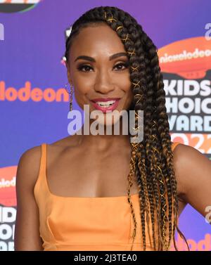 Los Angeles, USA. 09. April 2022. Tiffany Daniels kommt bei den Nickelodeon Kid's Choice Awards 2022 an, die am Samstag, dem 9. April 2022, im Barker Hangar in Santa Monica, CA, verliehen wurden. (Foto: Sthanlee B. Mirador/Sipa USA) Quelle: SIPA USA/Alamy Live News Stockfoto