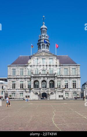 Vor dem historischen Rathaus auf dem Markt in Maastricht, Niederlande Stockfoto