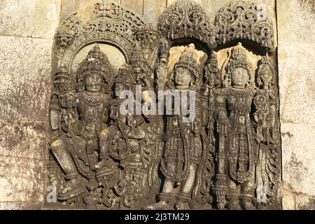 Der kompakte und verzierte Veeranarayana Tempel, Chennakeshava Tempelkomplex, Chennakeshava Tempel, Belur, Karnataka, Indien. Stockfoto