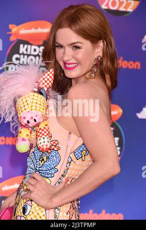 Los Angeles, Vereinigte Staaten. 09. April 2022. Isla Fisher nimmt am 09. April 2022 an den Nickeodeon's Kids' Choice Awards 2022 im Barker Hangar in Santa Monica, Los Angeles, USA, Teil. Kredit: dpa/Alamy Live Nachrichten Stockfoto