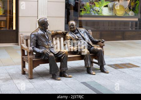 Winston Churchill und Franklin D Roosevelt Allies Statue Sculpture, Bond Street, london, großbritannien Stockfoto