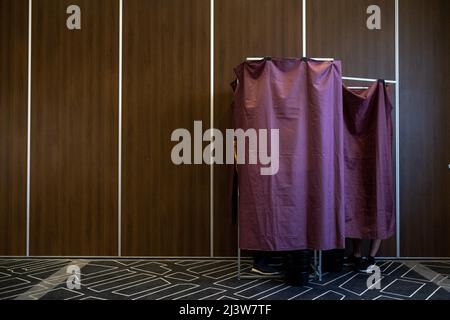 Niederlande, Amsterdam am 10/04/2022. Wahllokal für die Franzosen im Ausland für die französischen Präsidentschaftswahlen. Foto von Martin Bertrand. Zahlt- Stockfoto