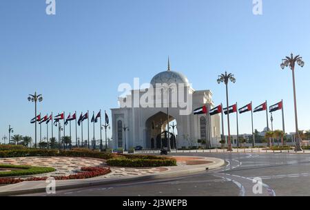 Eingang zum Qasr al Watan - dem Präsidentenpalast in Abu Dhabi, Vereinigte Arabische Emirate. Stockfoto