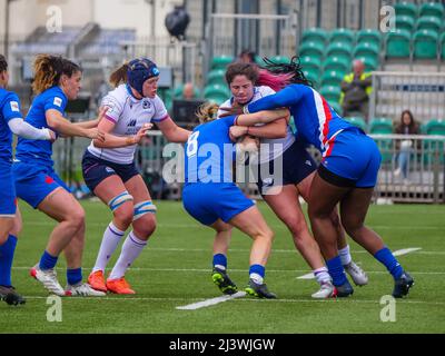 Glasgow, Großbritannien. 10. April 2022. Christine Belisle (3 - Schottland) bringt den Ball nach vorne im Spiel zwischen Schottland und Frankreich bei der Six Nations Women's Championship im Scotstoun Stadium, Glasgow am 10.. April 2022 Claire Jeffrey Credit: SPP Sport Press Photo. /Alamy Live News Stockfoto